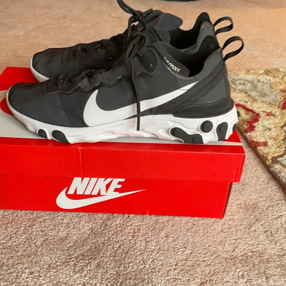 Women’s Nike React Element 55